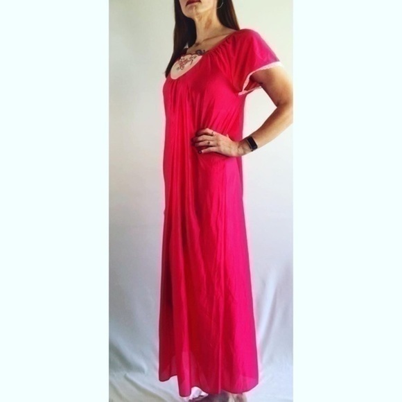 Vintage Miss Diva Hot Pink Maxi Nightgown - Picture 4 of 9